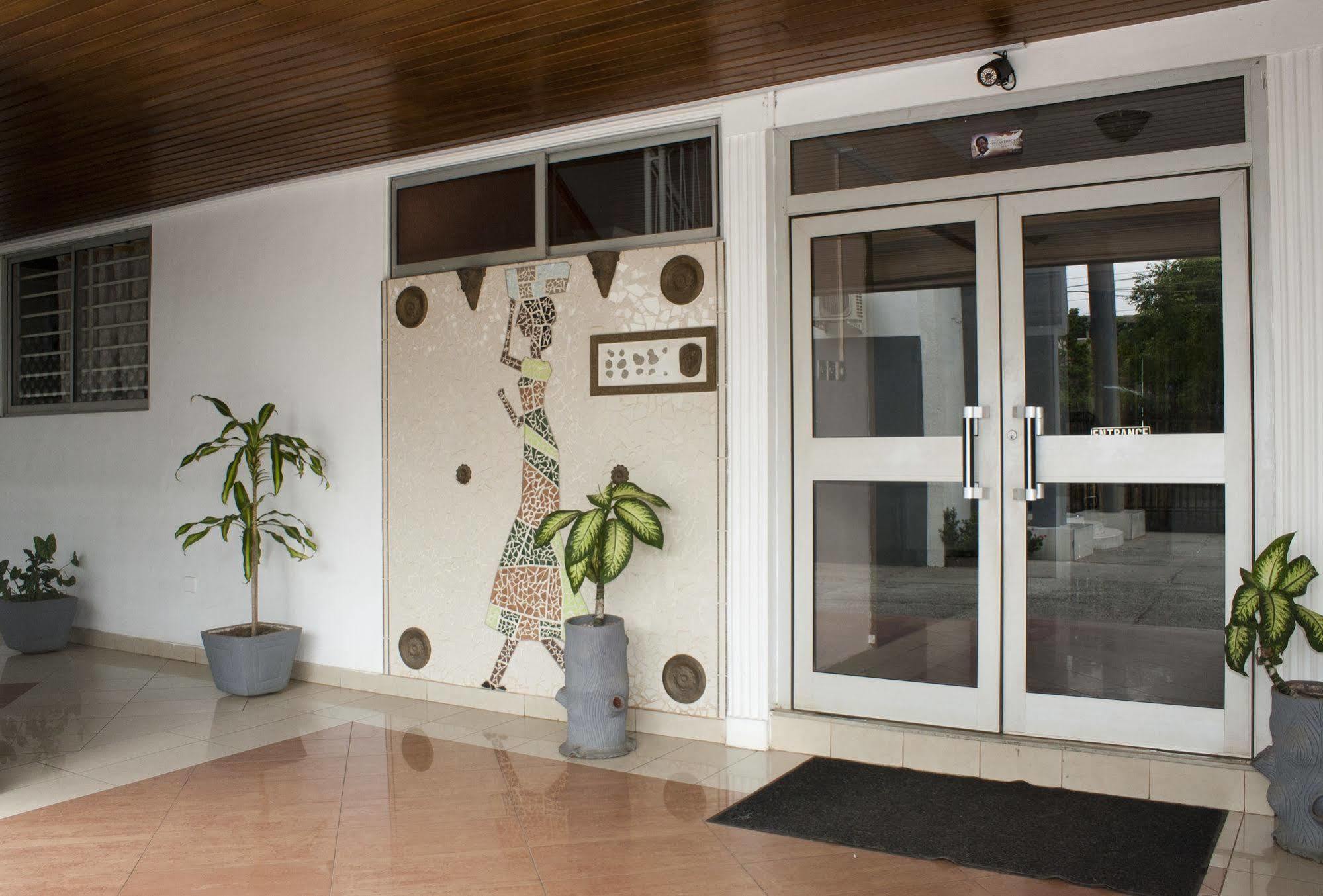 East Legon Guest Lodge Madina Exterior foto